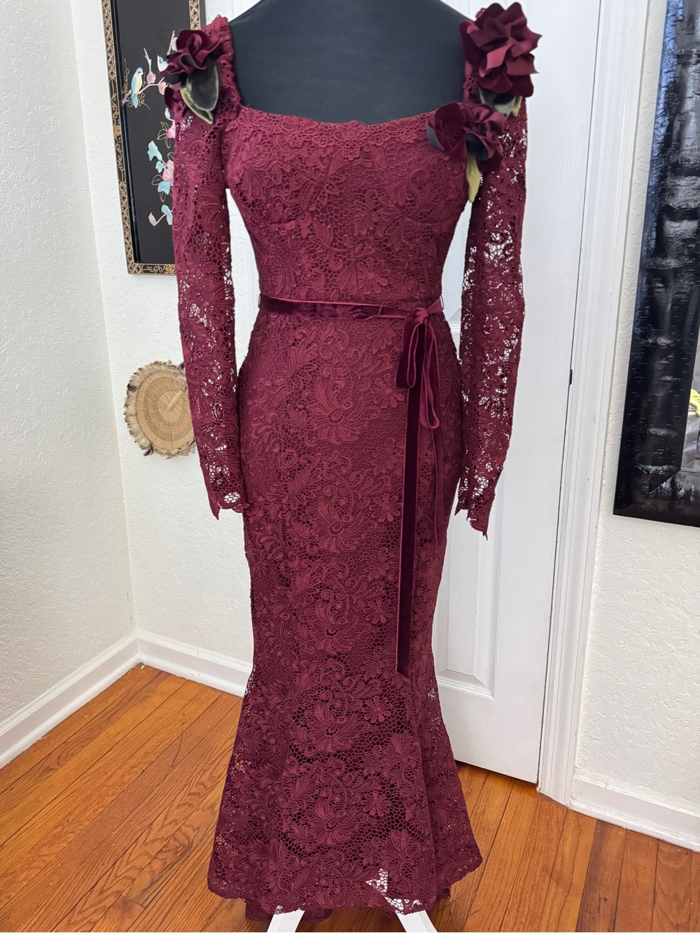 NWT Muse by Marchesa Cypress Garnet Lace Floral Applique Maxi Gown sz 0 $399